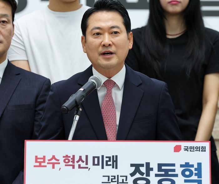 국힘 당 대표 후보 장동혁, 징계 논의 중인 전한길과 ‘보수 유튜브’ 출연한다... 김문수도 논의 중