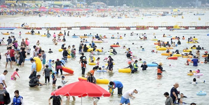 태안 해수욕장서 물놀이 하다 익사한 10살 아이... “현장 안전요원 18명 있었다”