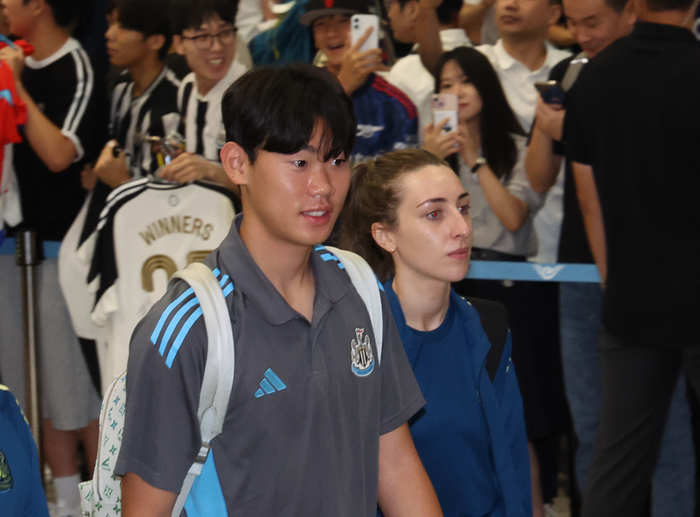 origin_귀국하는박승수.jpg