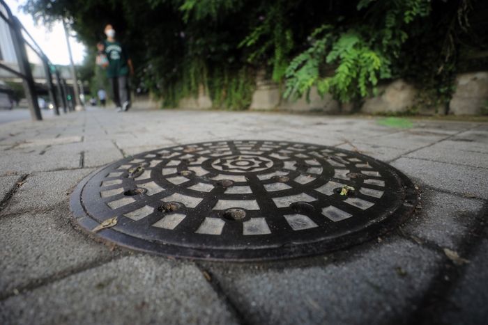 또 맨홀 안 질식사고... 한낮 38도 폭염에 작업하던 남성 2명 사망·의식불명