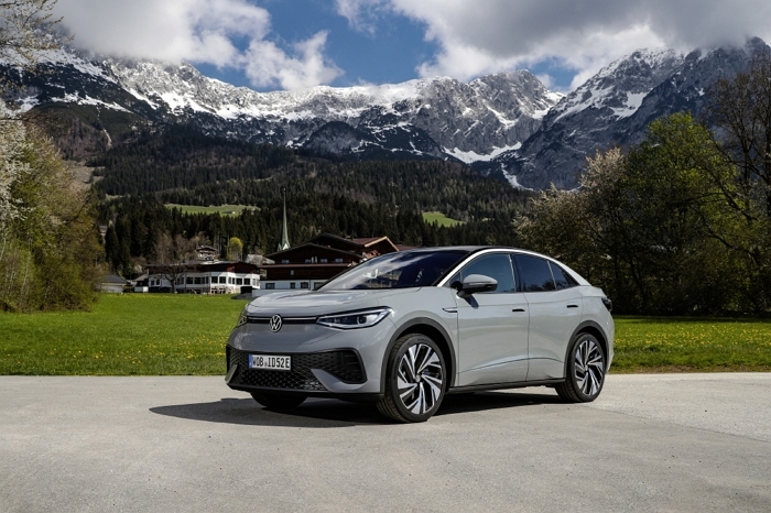 참고사진_폭스바겐 쿠페형 순수 전기 SUV ID.5.jpg