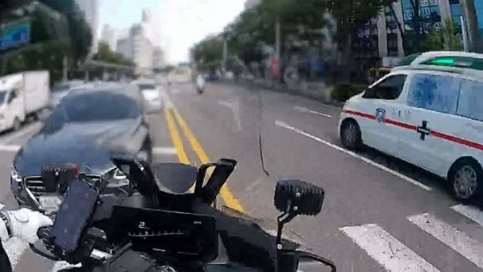 생후 5개월 아이에게 찾아온 ‘위급상황’... 사이드카로 80분 거리를 단 35분 만에 ‘긴급 호송’한 경찰