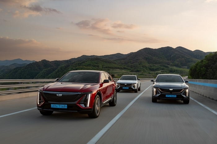 [사진 2] 캐딜락 리릭.jpg