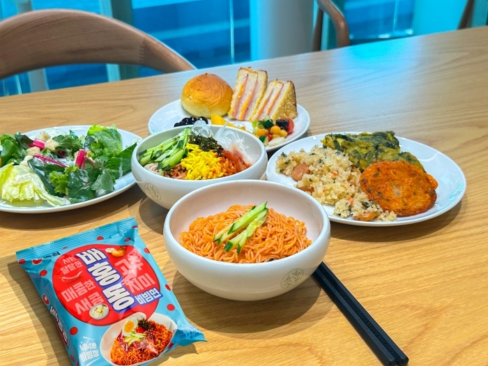 농심, 공항 라운지서 ‘배홍동’ 제공... 여행객 입맛 사로잡는다