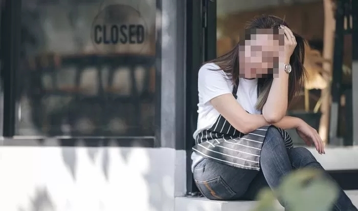 “포장 떡볶이 바닥에 떨어져 자동차 내부 오염”... 사장님한테 전화한 손님의 황당한 ‘보상’ 요구