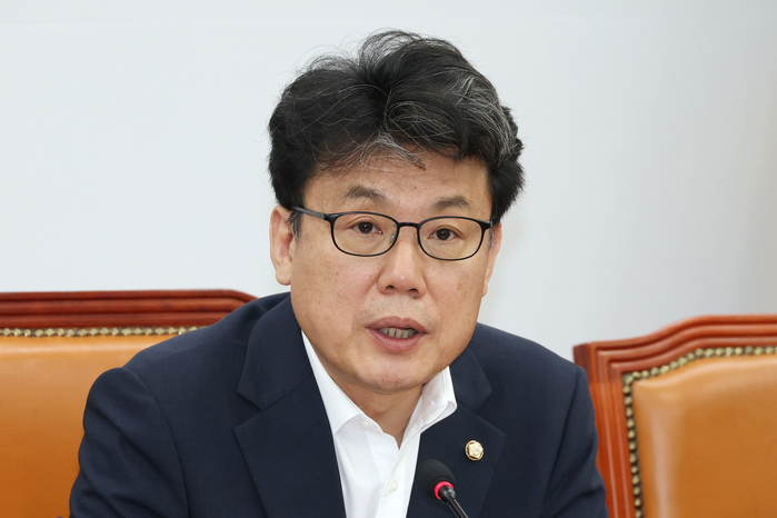 origin_발언하는진성준정책위의장.jpg