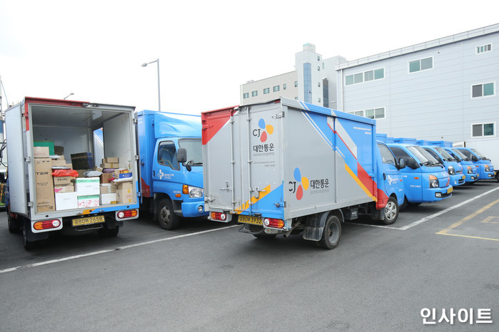 “광복절 연휴, 택배 쉬는 날”... 미리 배송 일정 확인하세요