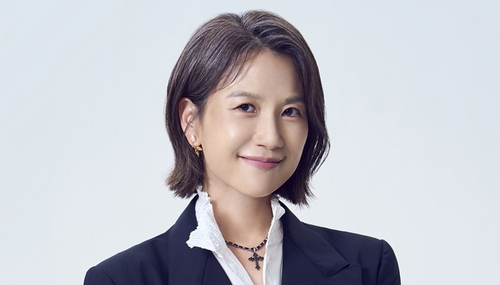 시몬스 침대, 김민수 전 루이비통 코리아 총괄대표 영입