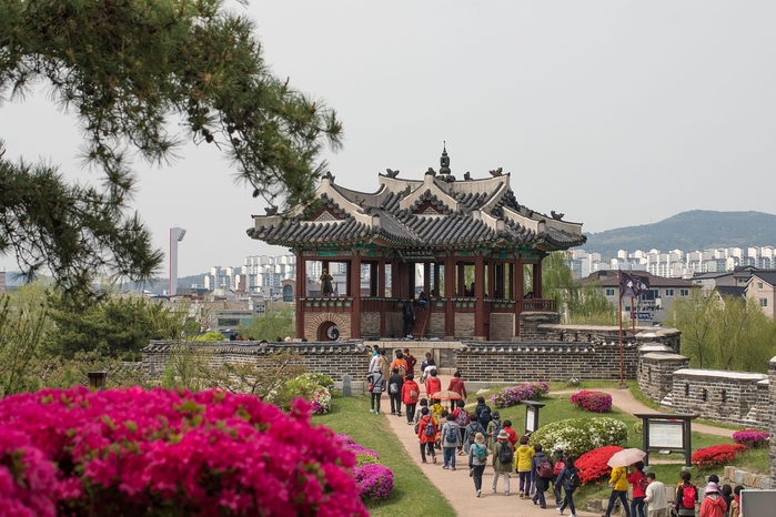 suwon-hwaseong-fortress-4235430_1280.jpg