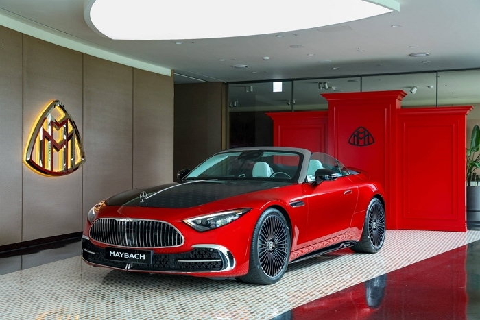 [사진 1] 한성자동차 청담 전시장, ‘메르세데스-마이바흐 SL 680 모노그램 시리즈’ 특별 전시.jpg