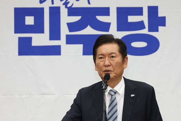 origin_의총발언하는정청래대표.jpg