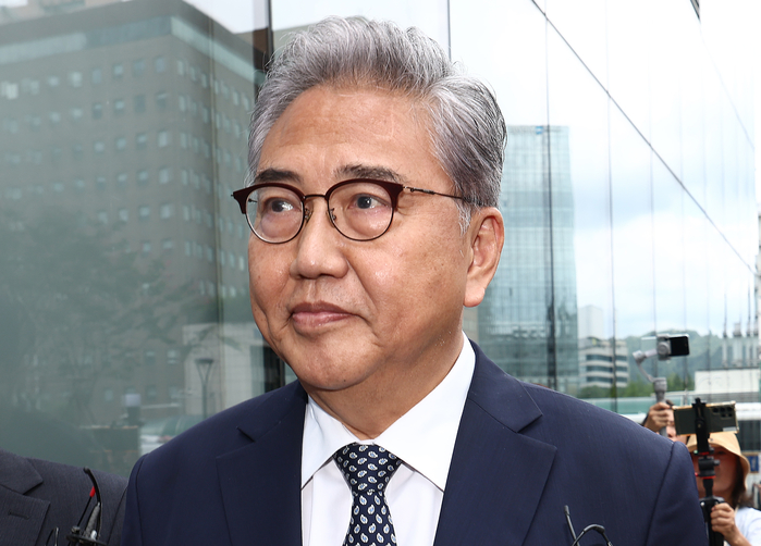 origin_박진전외교장관굳은표정으로김건희특검출석.jpg