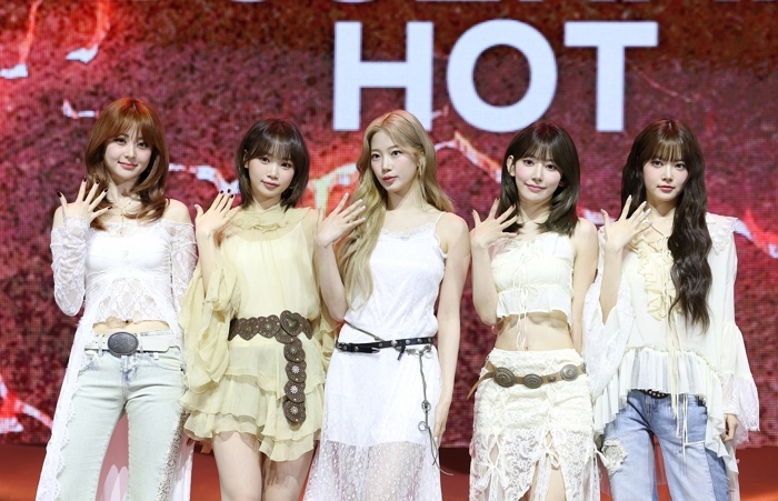 origin_르세라핌컴백.jpg
