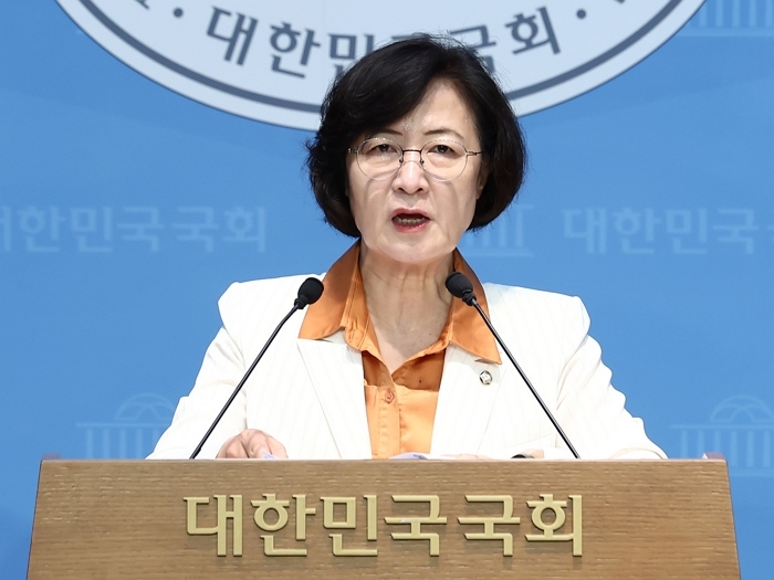추미애 더불어민주당 의원 / 뉴스1