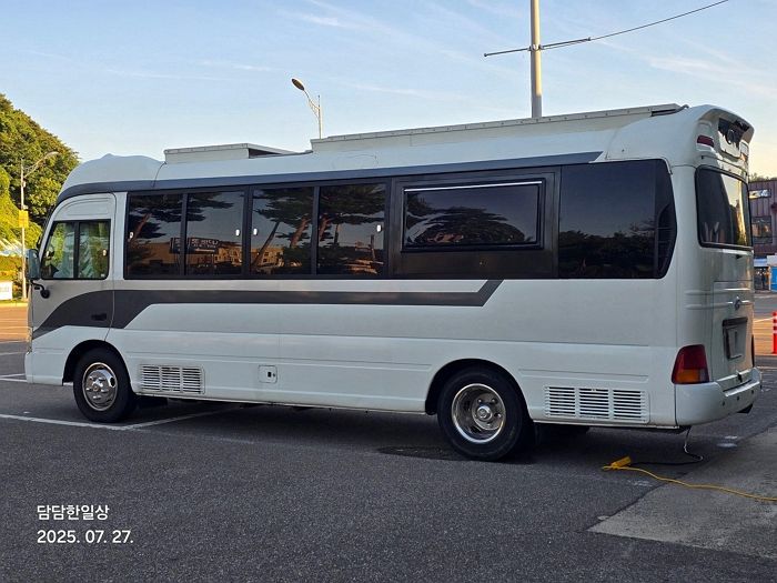 속초 대포항에 뜬 공중화장실 ‘전기도둑’ 캠핑카 (사진)