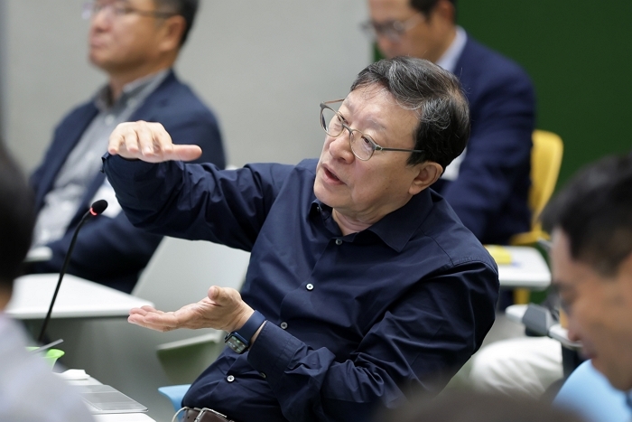 두달간 자사주 OO억원어치 매수한 25살 여성... “GS家 ‘오너 4세’였네”