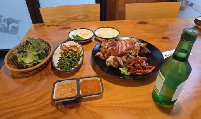 '혼술' 하러 간 족발집서 '3만 4천원'짜리 주문한 손님이 받은 고기 양 (사진)
