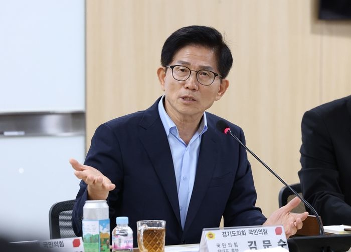 김문수 “尹 재입당? 당연히 받아준다... 그 분 계엄으로 아무도 안 죽어”