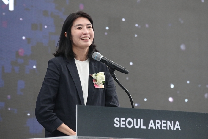 origin_서울아레나착공식환영사하는정신아카카오대표.jpg