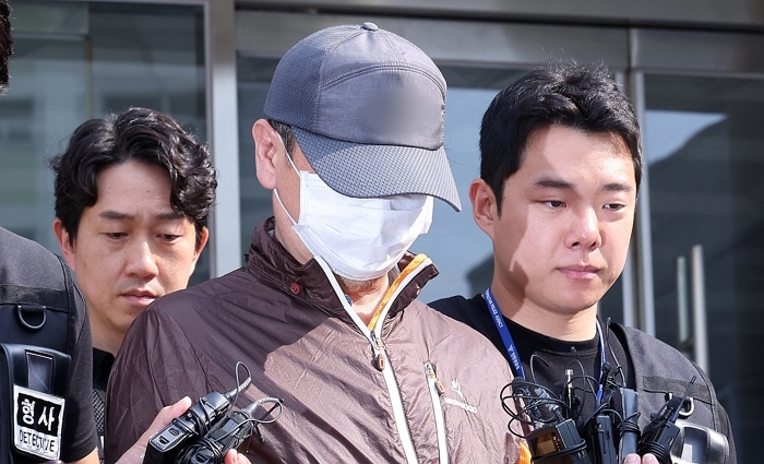 origin_검찰로송치되는사제총기살해피의자.jpg
