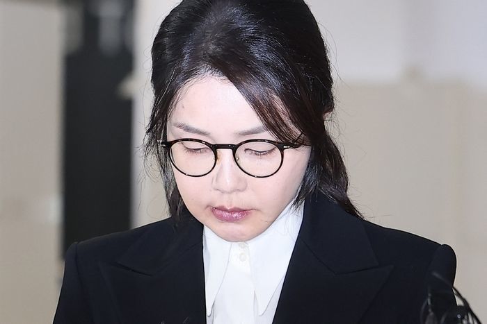 김건희 여사, 6천만원 다이아 목걸이 받고 “커서 놀라워” 문자 포착... 특검 ‘결정적 증거’ 확보