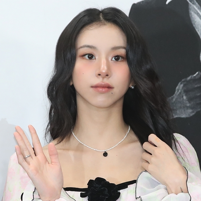origin_트와이스채영진리의흑발.jpg