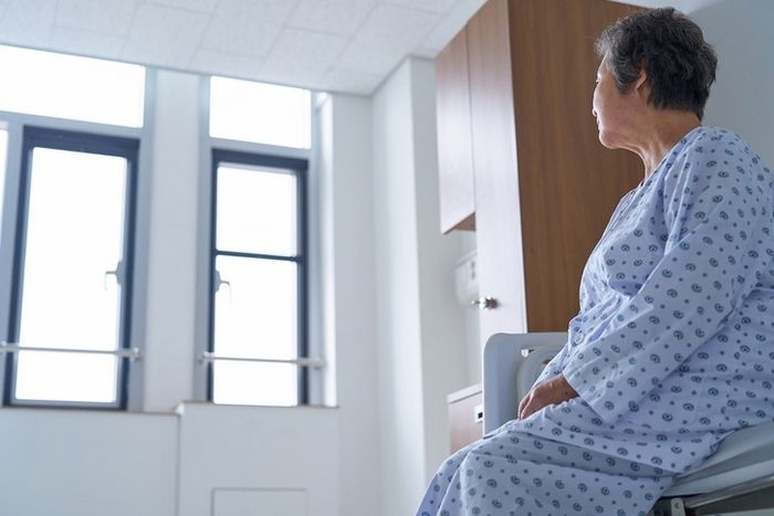 20년간 홀로 살던 80대 한국인 할머니, 에이즈 일으키는 'HIV' 양성 미스터리... 세계 의학계 관심