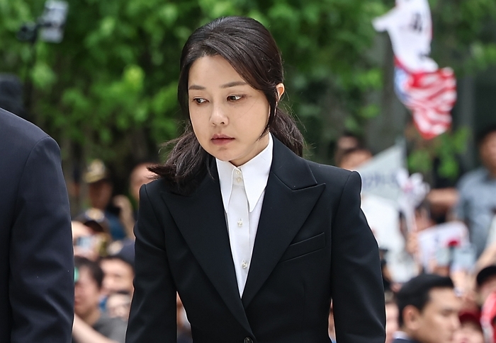 origin_특검소환조사출석하는김건희여사.jpg