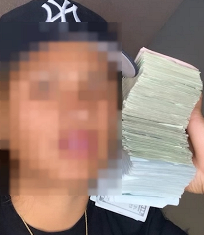 SNS에 돈다발·명품·해외여행 자랑한 우체국 직원... 자택 수색하던 수사관들이 충격받은 이유