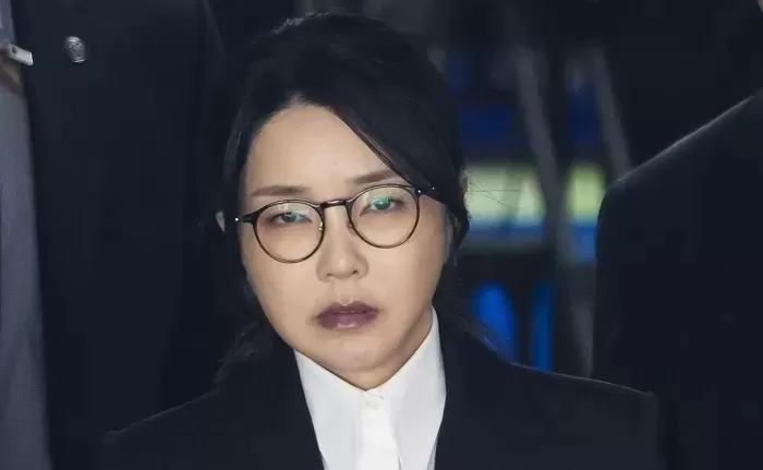 영장실질심사를 마치고 나오는 김건희 여사 모습 / 뉴스1