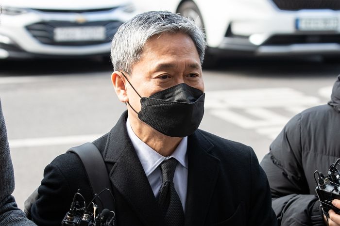 검찰, ‘제작사 고가 인수’ 혐의 김성수 카카오엔터 전 대표에 징역 10년 구형