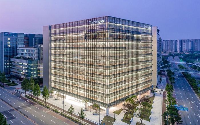 한국앤컴퍼니, 2025년 2분기 매출 전년 대비 5.4% 감소한 3438억원... 배터리 사업은 5.8% 성장