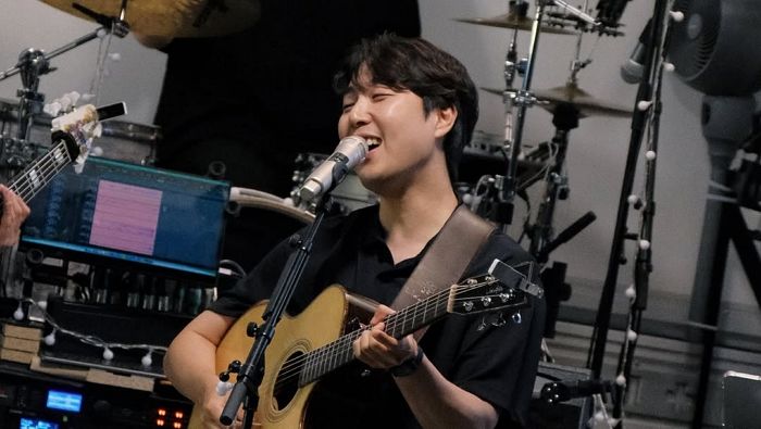 “오후 아니고 오전입니다”... 장범준, 5시 40분에 입장하는 ‘미라클 모닝’ 공연 ‘전석 매진’