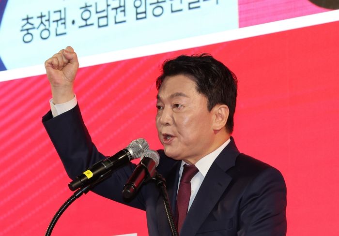 안철수, 전한길 ‘경징계’에 분노... “국힘 치욕의 날, 천불이 난다”