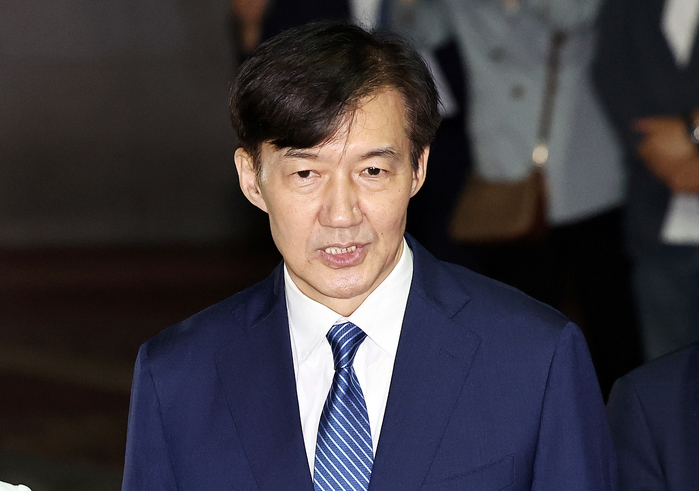 origin_8개월수감생활마친조국검찰독재종식장면될것.jpg