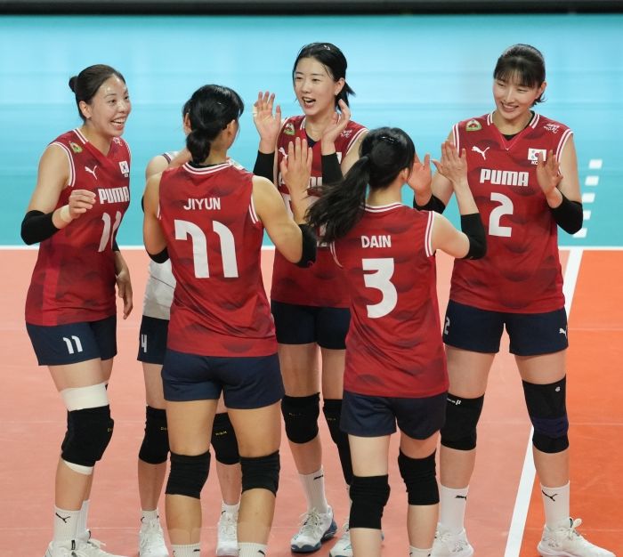 한국 여자배구, 광복절 이후 치른 ‘150번째 한일전’서 3대2 극적 승... 3연패 후 첫승