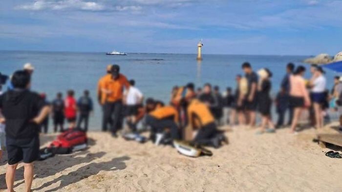 폐장 하루 앞두고... 강원 고성 해수욕장서 스노클링하더 물에 빠져 ‘심정지’