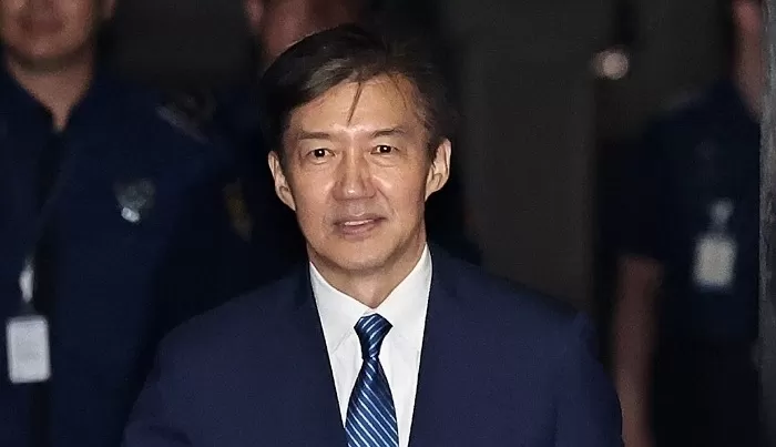 origin_조국출소.jpg
