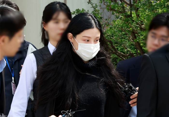 origin_항소심도벌금형조민취재진질문에묵묵부답.jpg