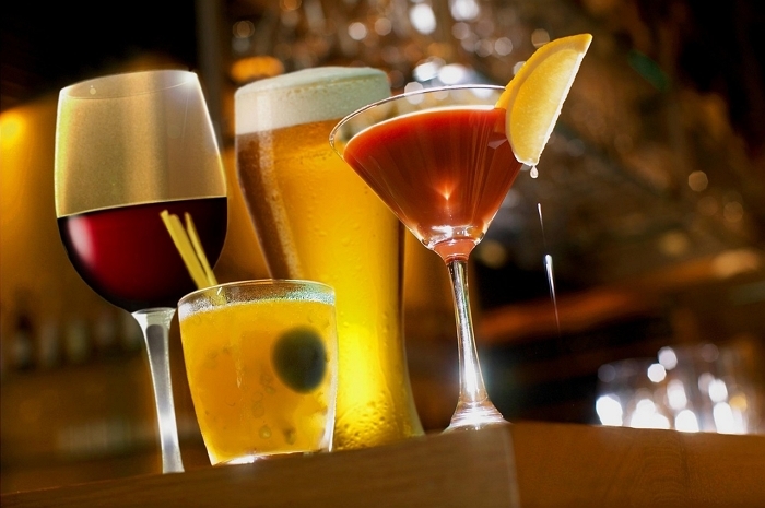cocktails-2363151_1280.jpg