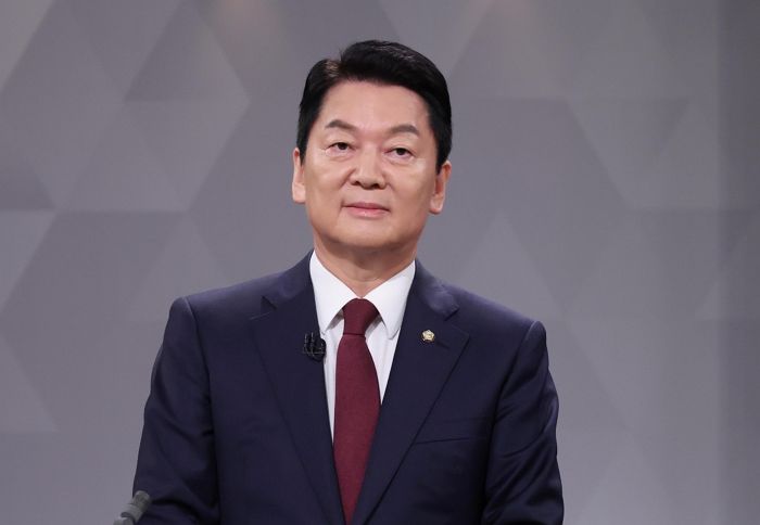 안철수 “尹 어게인 외치는 ‘3%’ 붙잡으려다 20% 떠나... 따로 당 차리길”