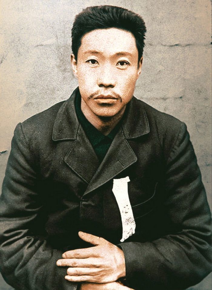 콧수염 아닌 