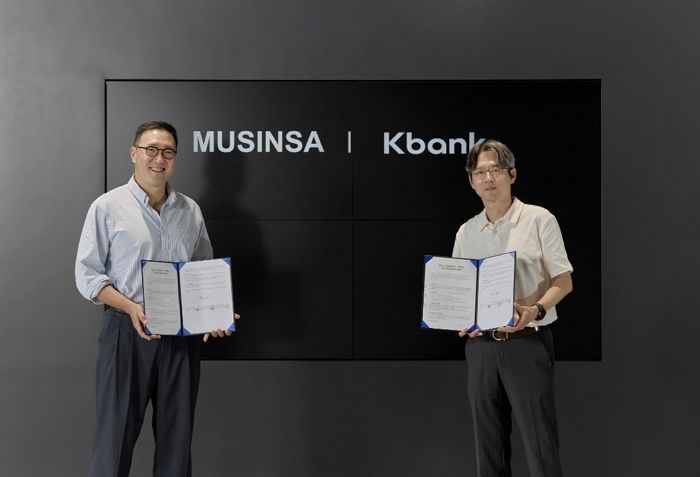 패션에 금융 더하다... 무신사×케이뱅크, 회원 전용 금융 서비스 선보인다