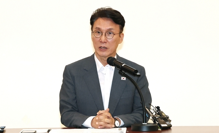 origin_취재진질문에답하는김민석국무총리.jpg