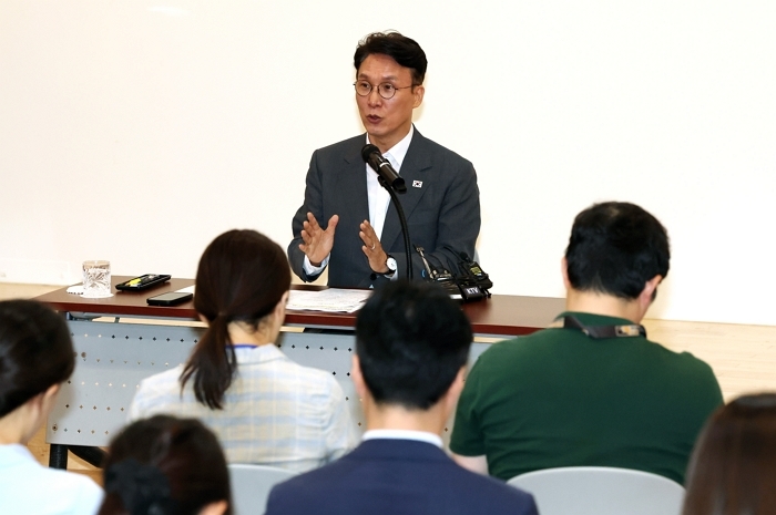 origin_출입기자단만난김민석국무총리.jpg