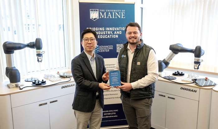 두산로보틱스, 글로벌 로봇 교육 거점 확대... 美 메인대학에 공식센터 설립