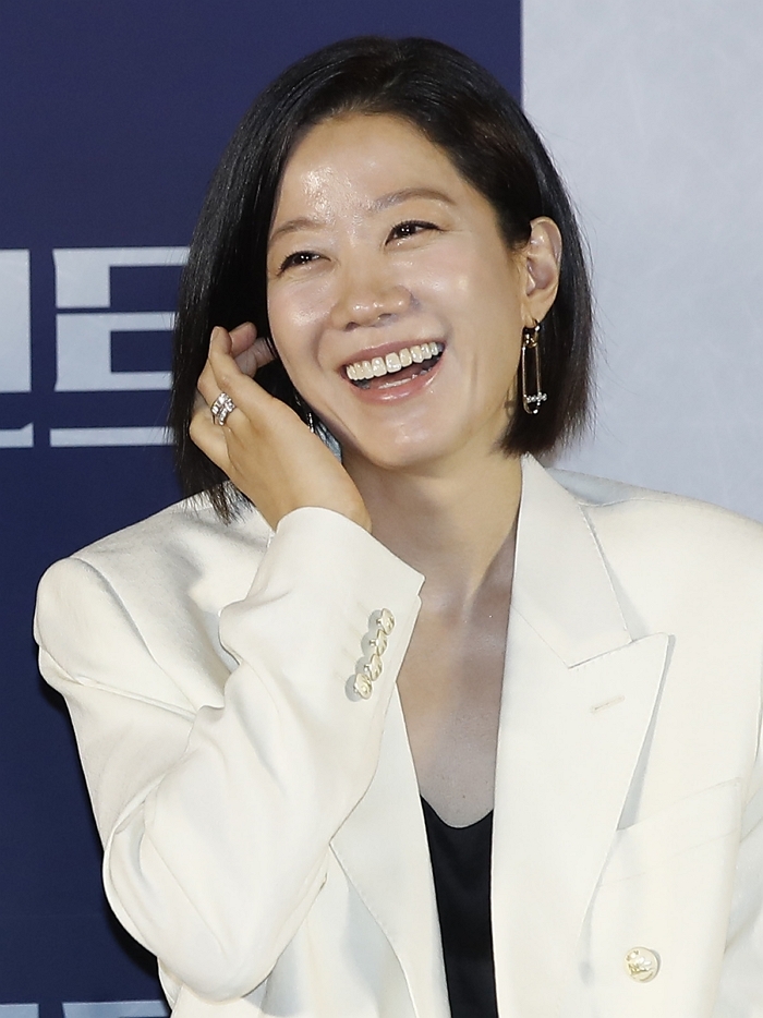 origin_전혜진환한미소.jpg