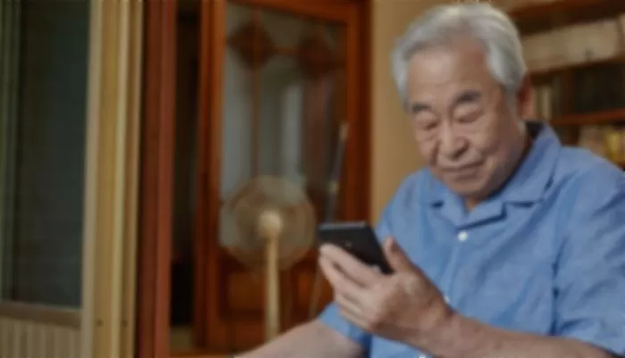 “AI 여자친구와 살고 싶다”... 中 70대 노인, 결국 아내에 이혼 요구