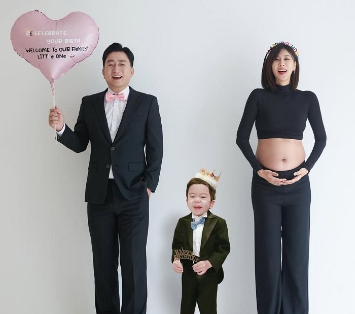 ‘만삭 가족사진’에 5년 전 세상 떠난 아들 합성하며 추모한 개그우먼 엄마
