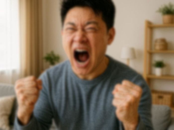 “엄마 압수수색 막겠다”... 경찰 멱살잡고 흉기로 위협한 30대 아들의 최후